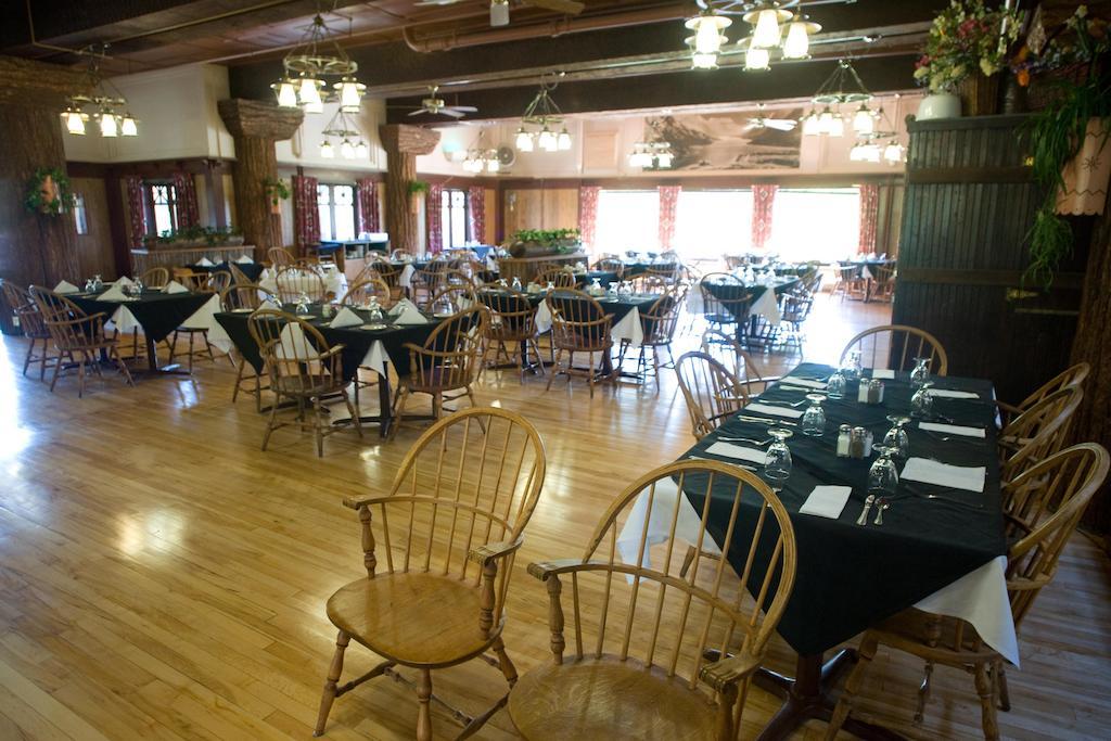 Glacier Park Lodge East Glacier Park Village Екстер'єр фото